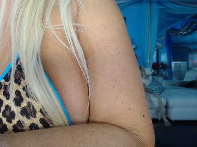 adrianna_fox