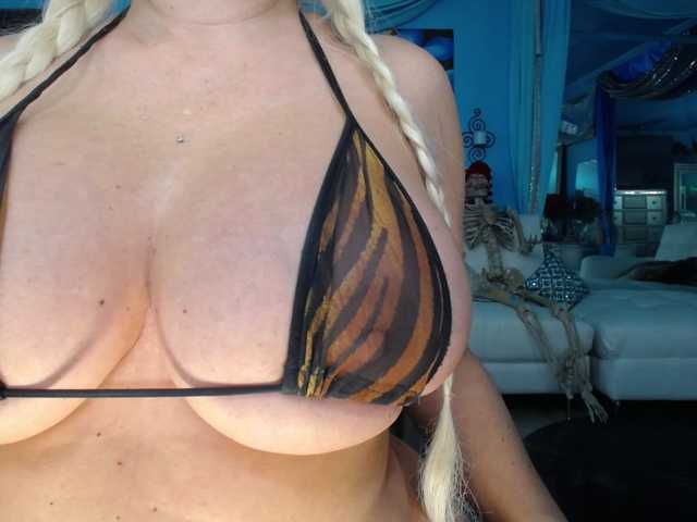 adrianna_fox live cam preview