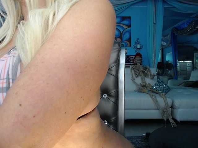 adrianna_fox