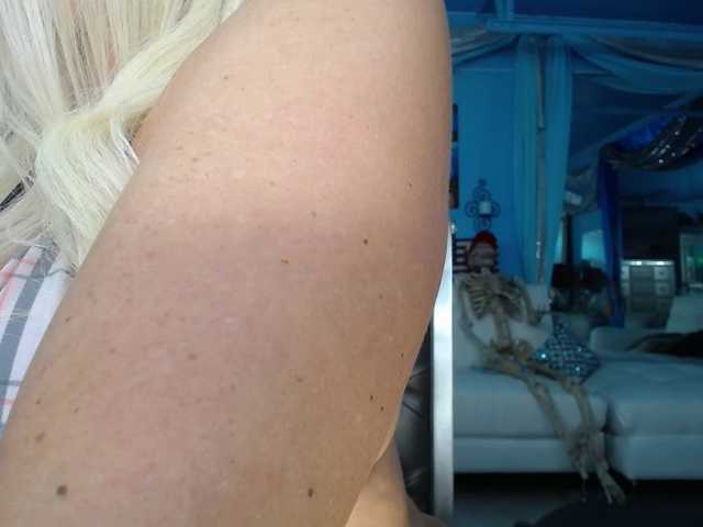 adrianna_fox