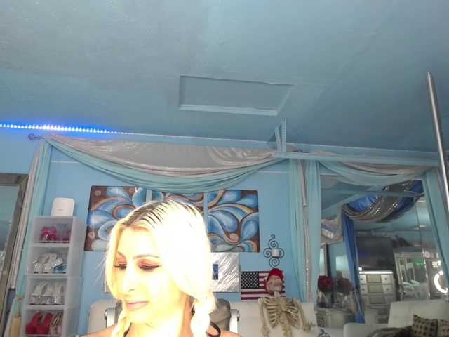 adrianna_fox live cam preview
