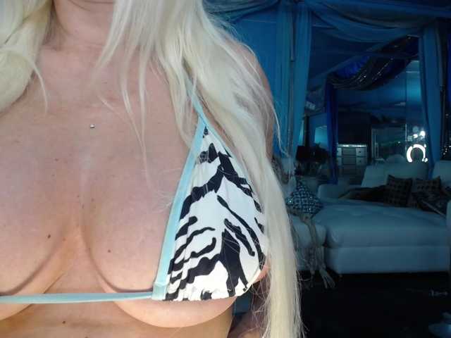 adrianna_fox