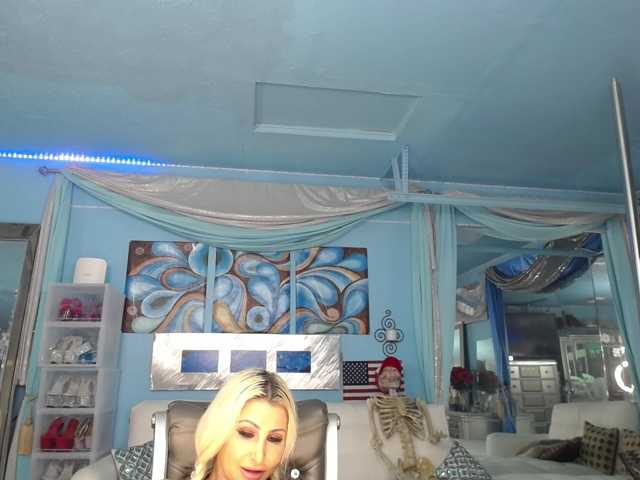 adrianna_fox live cam preview