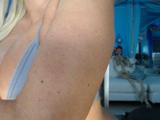 adrianna_fox