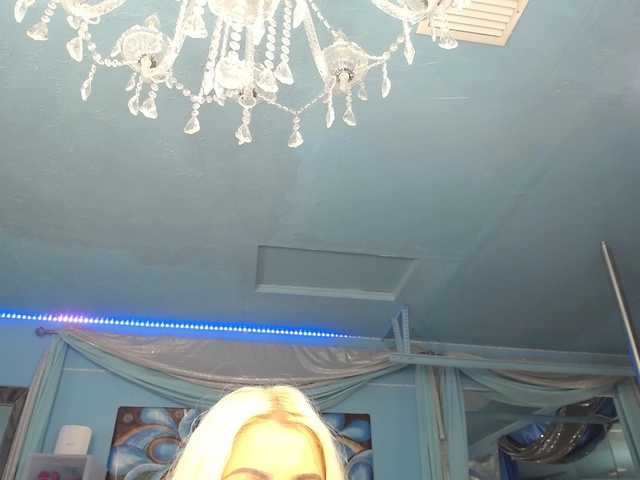 adrianna_fox live cam on BongaCams
