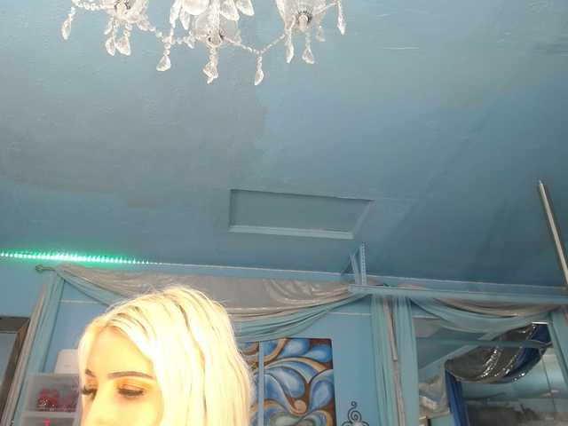 adrianna_fox