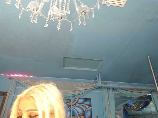 adrianna_fox live cam on BongaCams