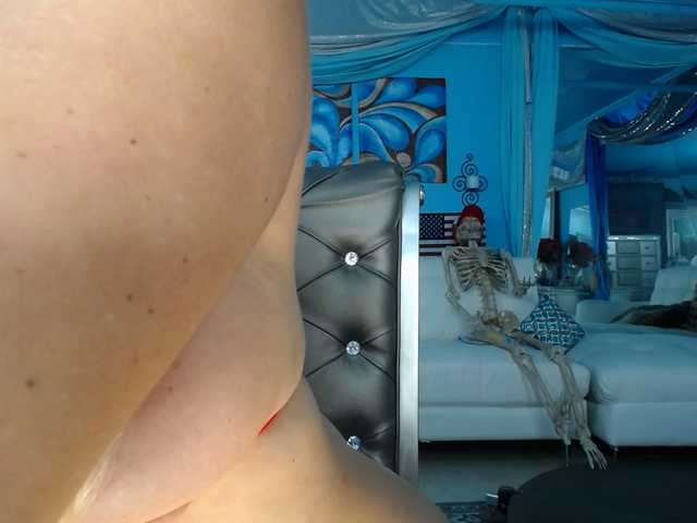 adrianna_fox live cam on BongaCams