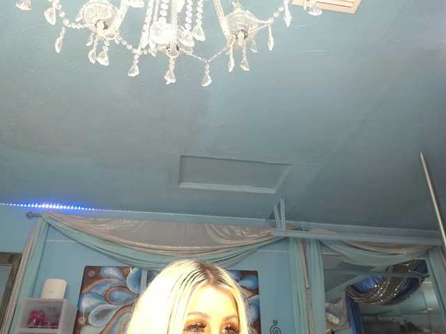 adrianna_fox live cam