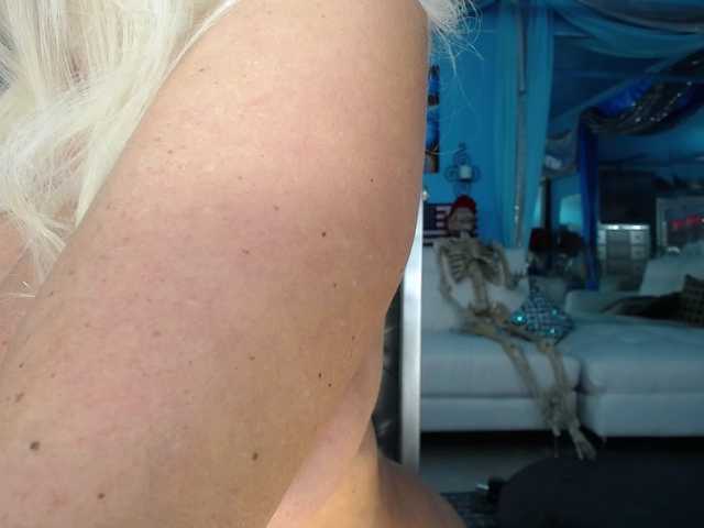 adrianna_fox