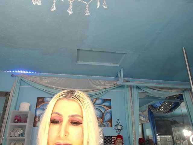 adrianna_fox live cam on BongaCams