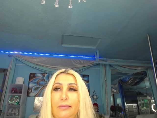 adrianna_fox