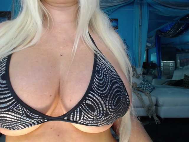 adrianna_fox
