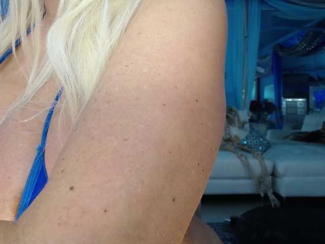 adrianna_fox