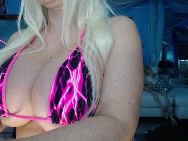 adrianna_fox