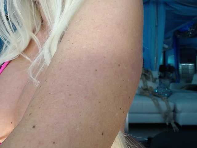 adrianna_fox live cam