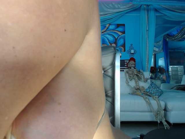 adrianna_fox live cam on BongaCams
