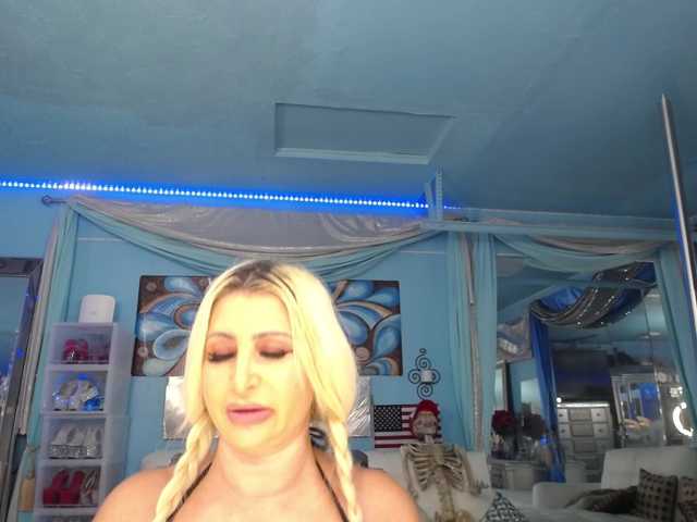 adrianna_fox