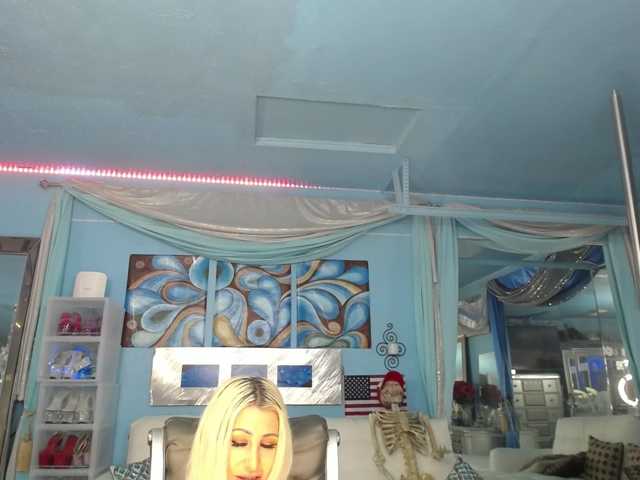 adrianna_fox live cam preview