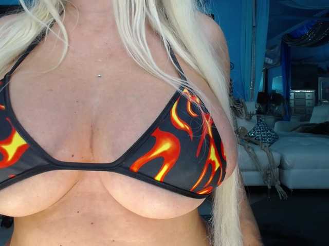 adrianna_fox