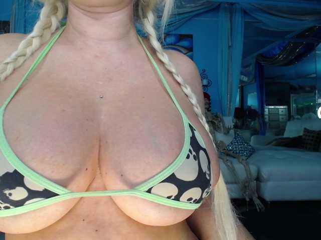 adrianna_fox