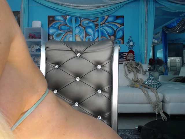 adrianna_fox