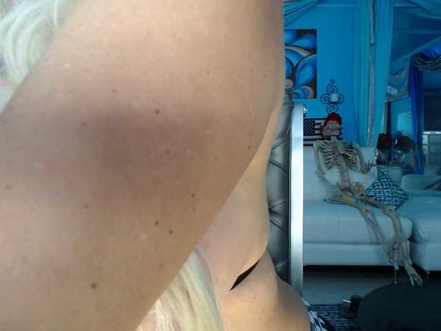 adrianna_fox live cam on BongaCams