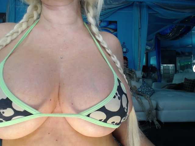 adrianna_fox live cam preview