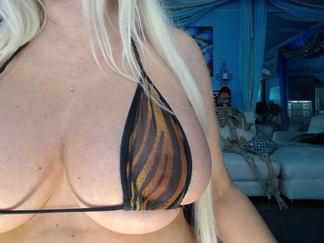 adrianna_fox