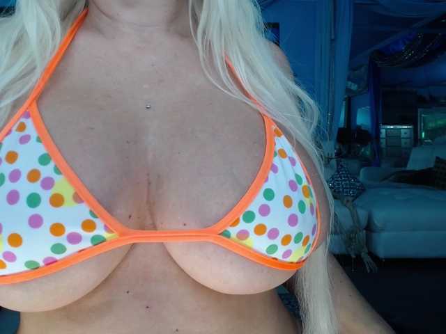 adrianna_fox