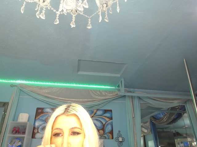 adrianna_fox live cam preview