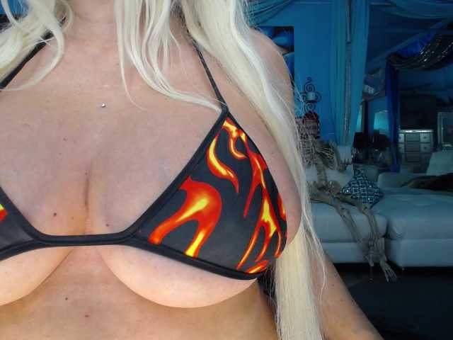 adrianna_fox
