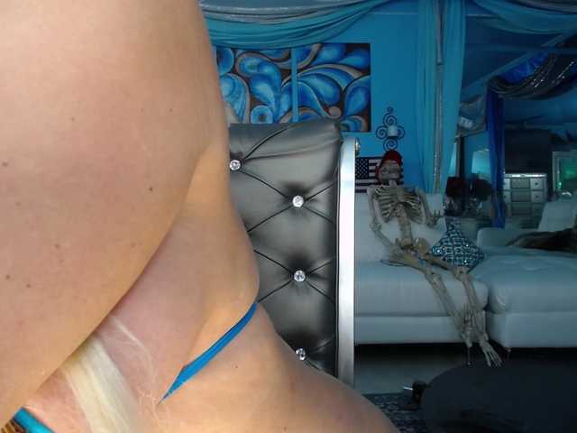 adrianna_fox