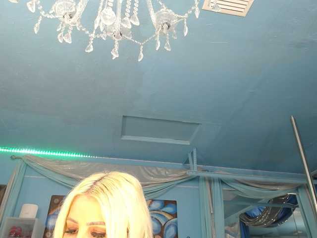 adrianna_fox live cam on BongaCams