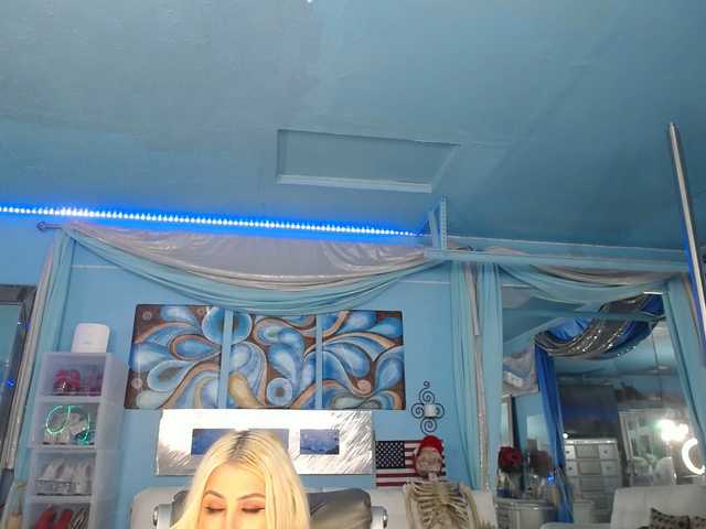 adrianna_fox live webcam show