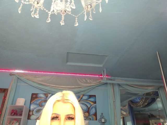 adrianna_fox live cam on BongaCams