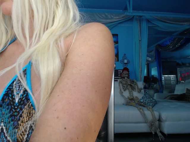 adrianna_fox