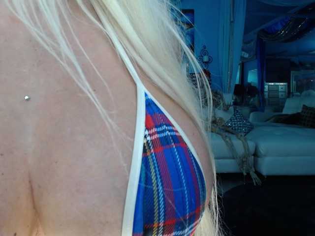 adrianna_fox live cam preview