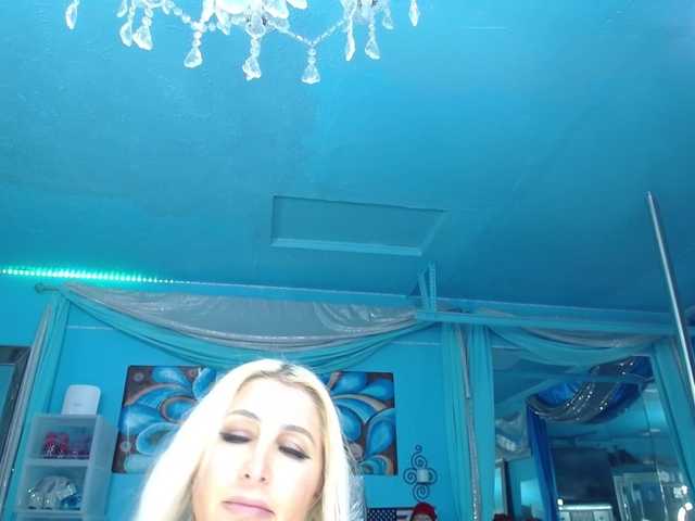adrianna_fox live cam on BongaCams