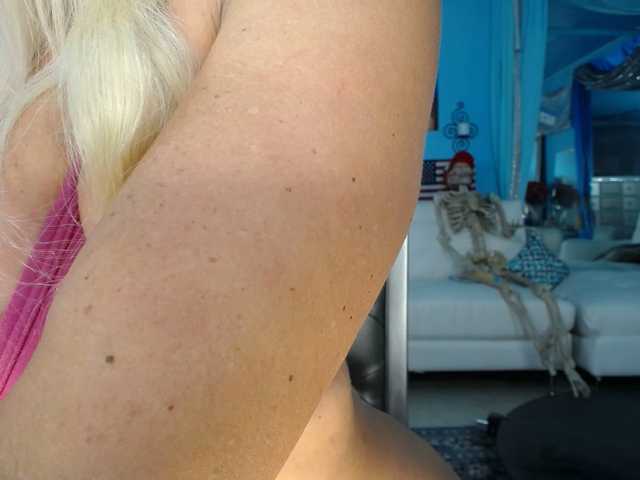 adrianna_fox