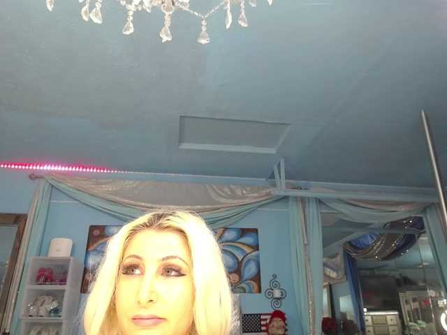 adrianna_fox live cam preview