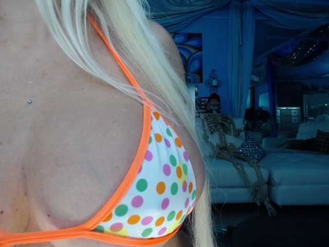 adrianna_fox
