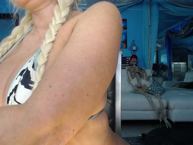 adrianna_fox