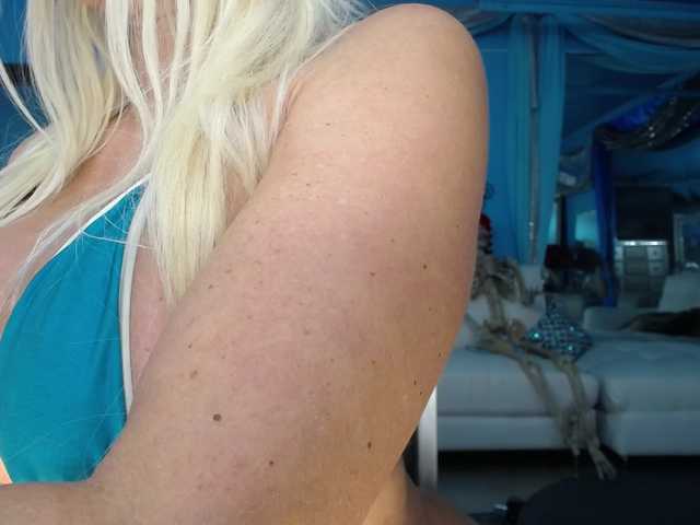 adrianna_fox
