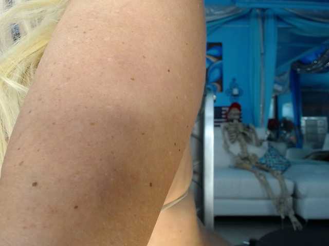 adrianna_fox live cam on BongaCams