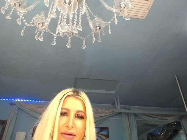 adrianna_fox live cam on BongaCams