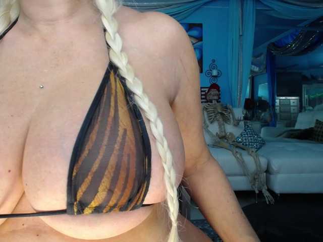adrianna_fox live cam preview