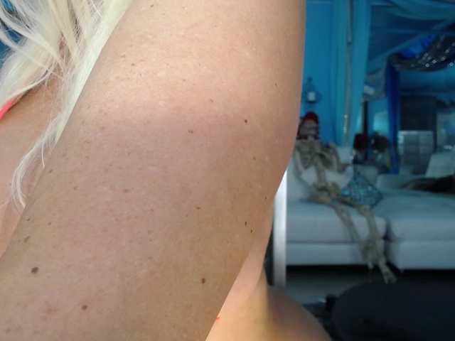 adrianna_fox