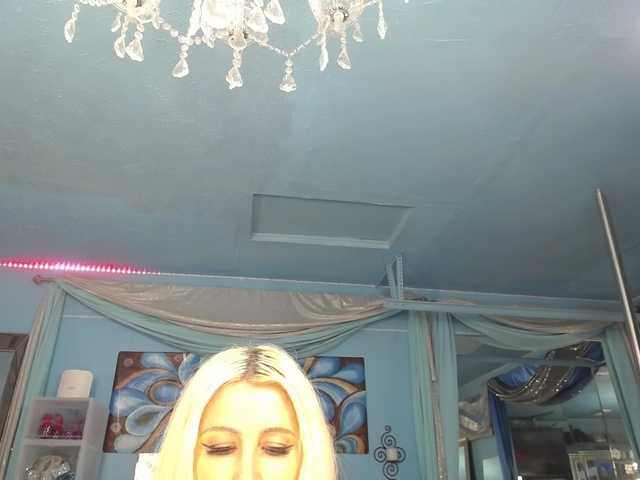 adrianna_fox live cam on BongaCams