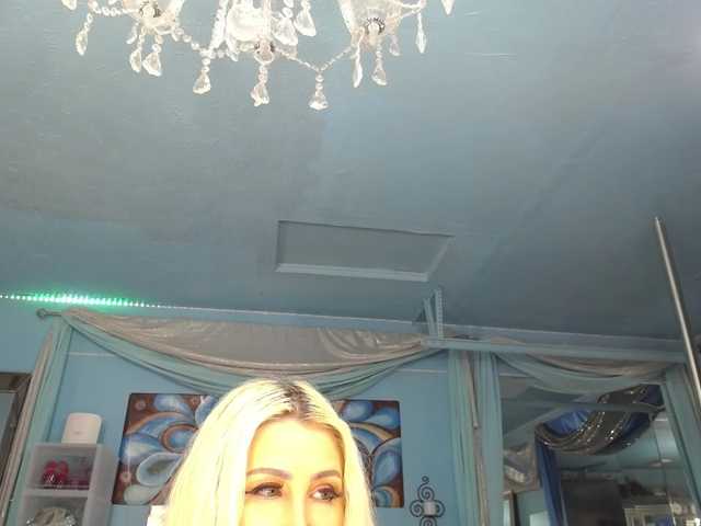 adrianna_fox live cam preview
